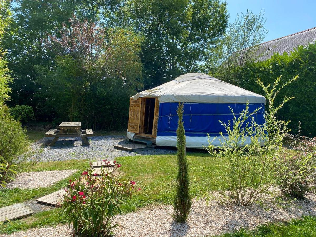 Les Yourtes Du Bearn - Domaine Des Deux Clos Acomodação com café da manhã Pontiacq-Viellepinte Exterior foto